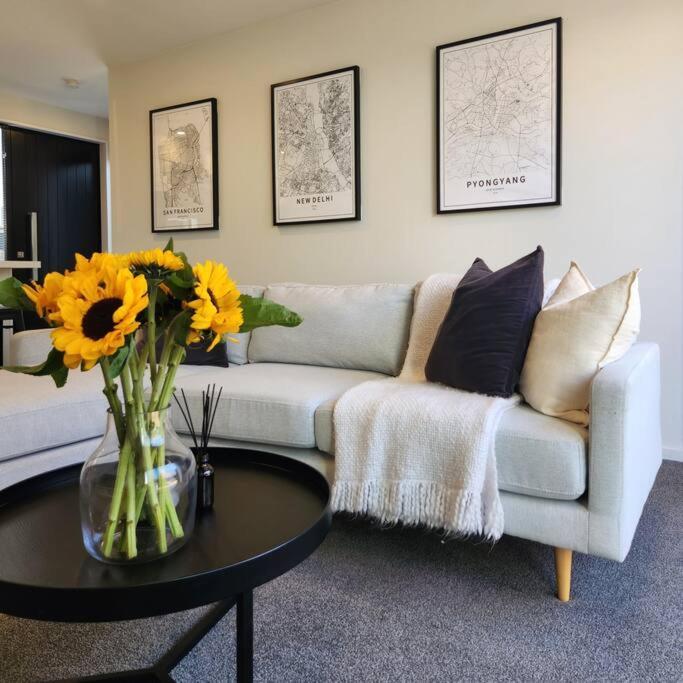 Central Home With Internal Garage - Close To Cbd! Christchurch Eksteriør bilde