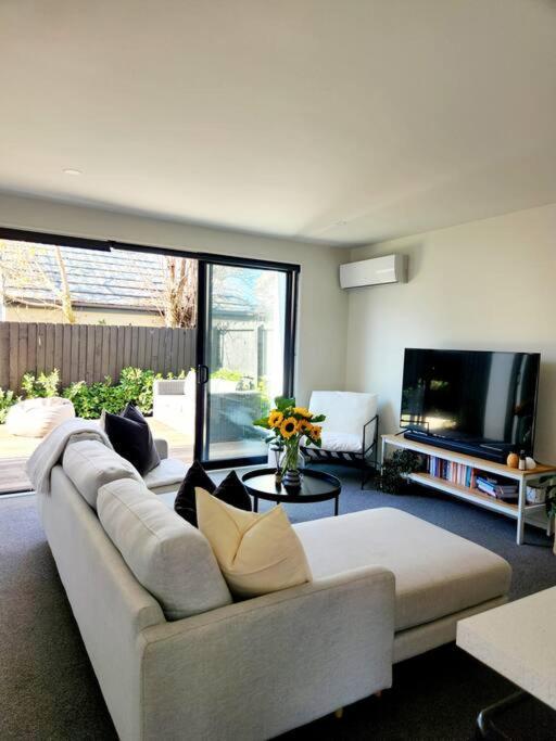 Central Home With Internal Garage - Close To Cbd! Christchurch Eksteriør bilde