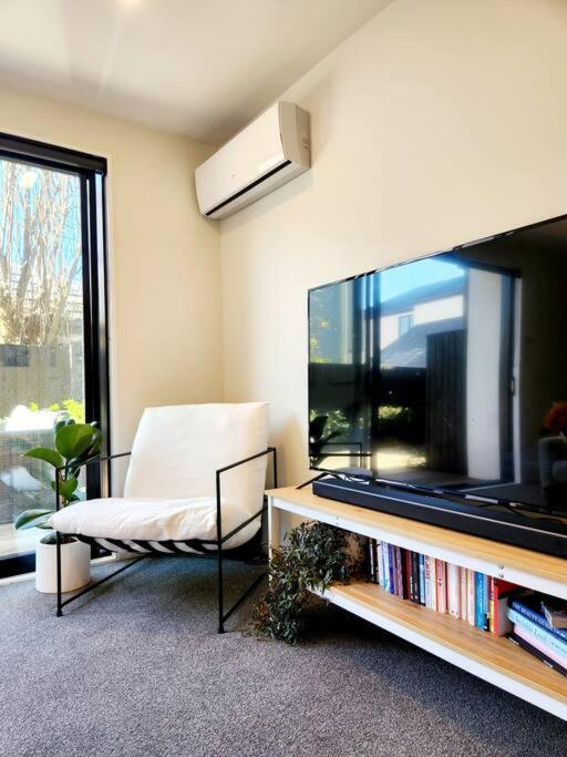 Central Home With Internal Garage - Close To Cbd! Christchurch Eksteriør bilde