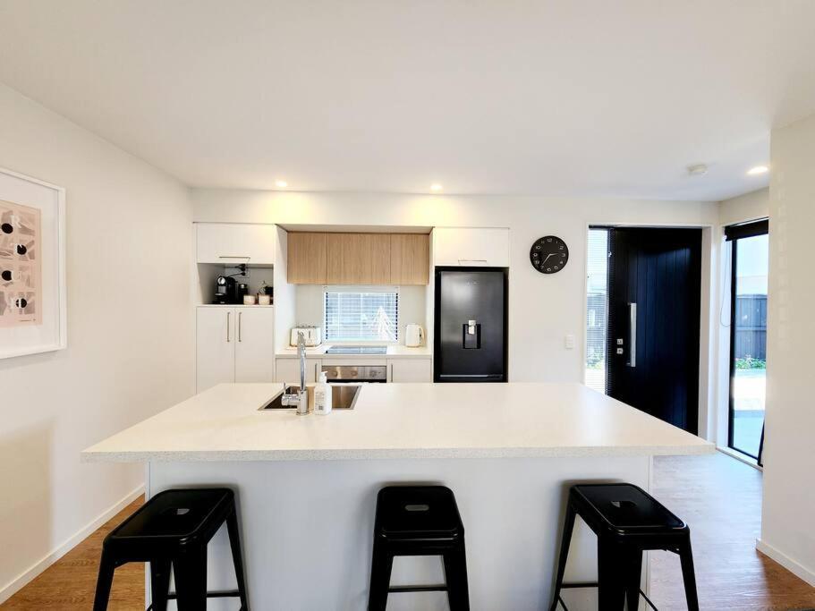 Central Home With Internal Garage - Close To Cbd! Christchurch Eksteriør bilde