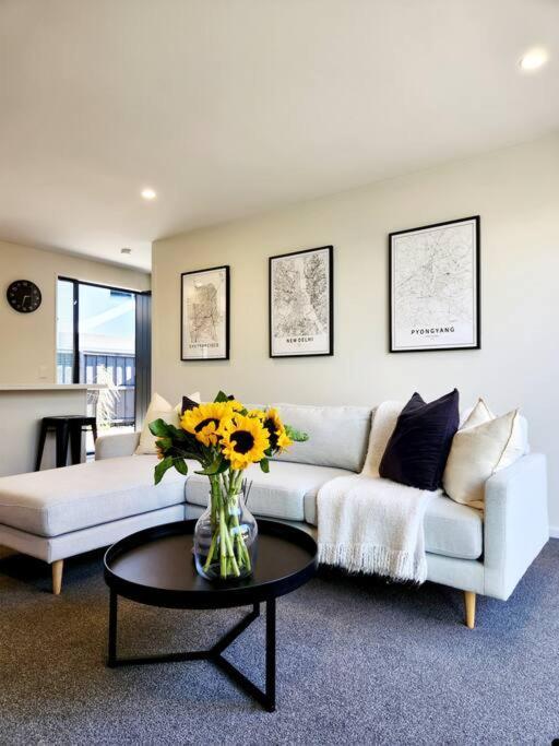 Central Home With Internal Garage - Close To Cbd! Christchurch Eksteriør bilde